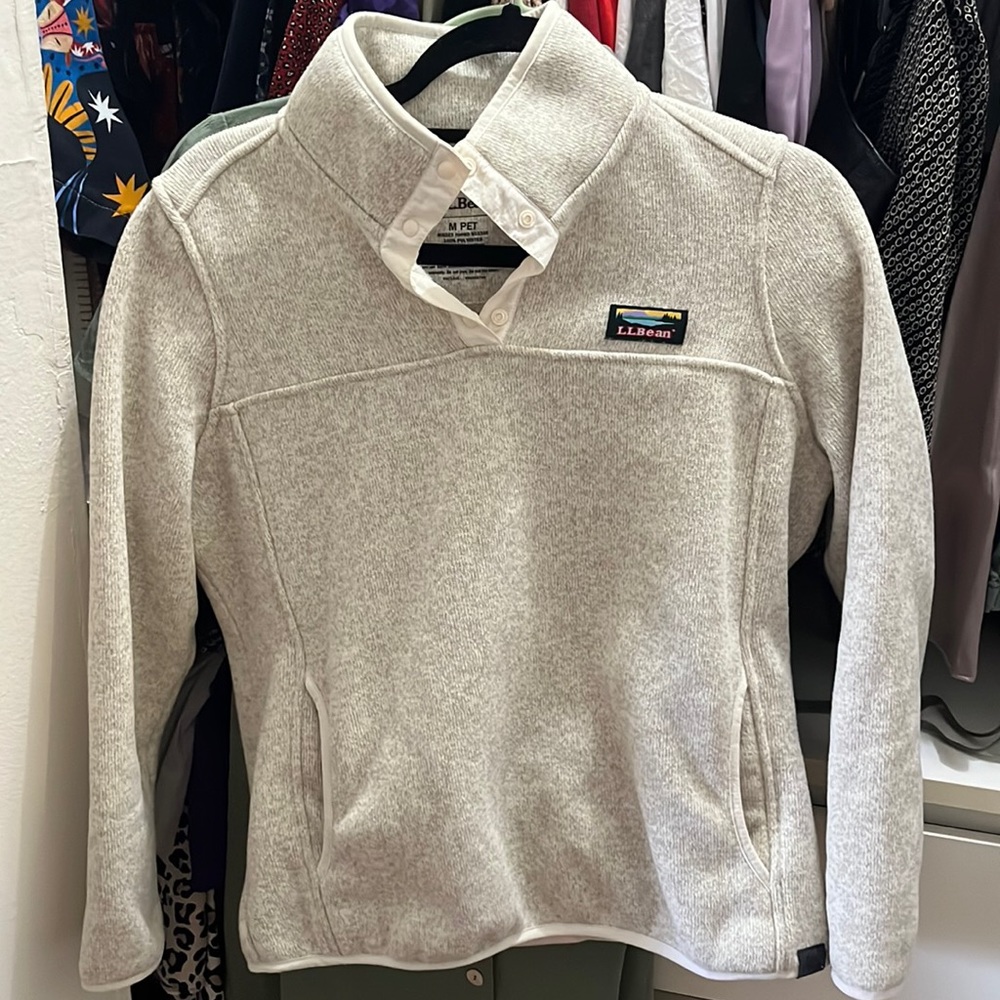 Cream LL Bean pull over with pockets